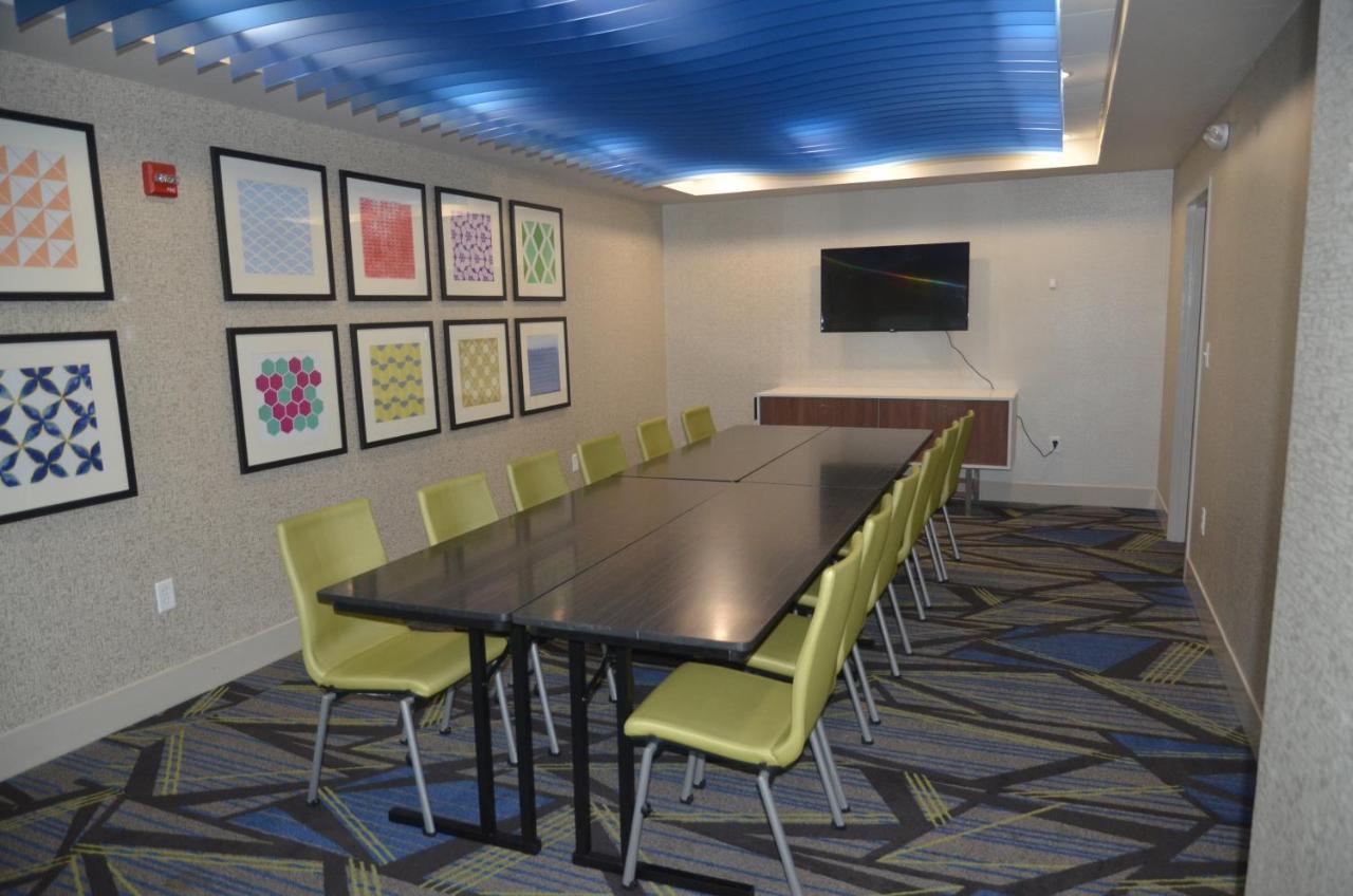 Holiday Inn Express Hotel & Suites Rochester By Ihg Exterior foto