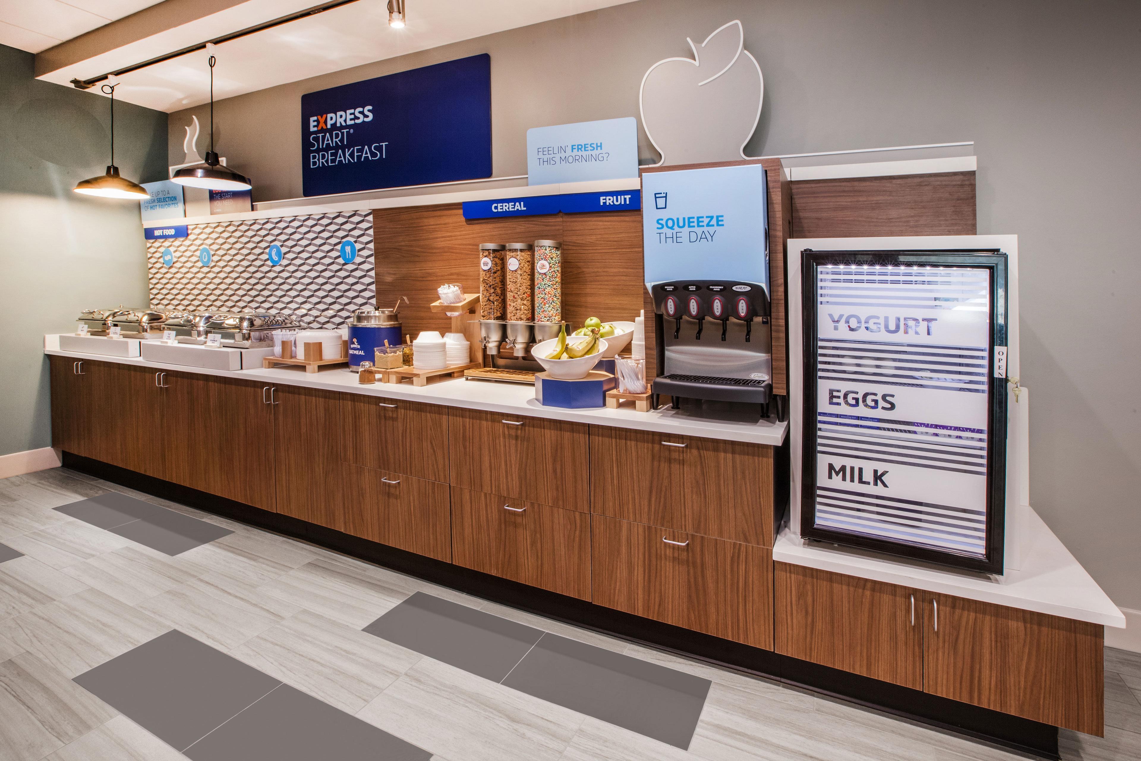 Holiday Inn Express Hotel & Suites Rochester By Ihg Exterior foto